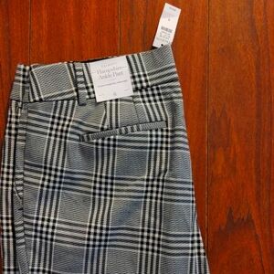 Talbot's Hampshire ankle pant. Size 6. NWT